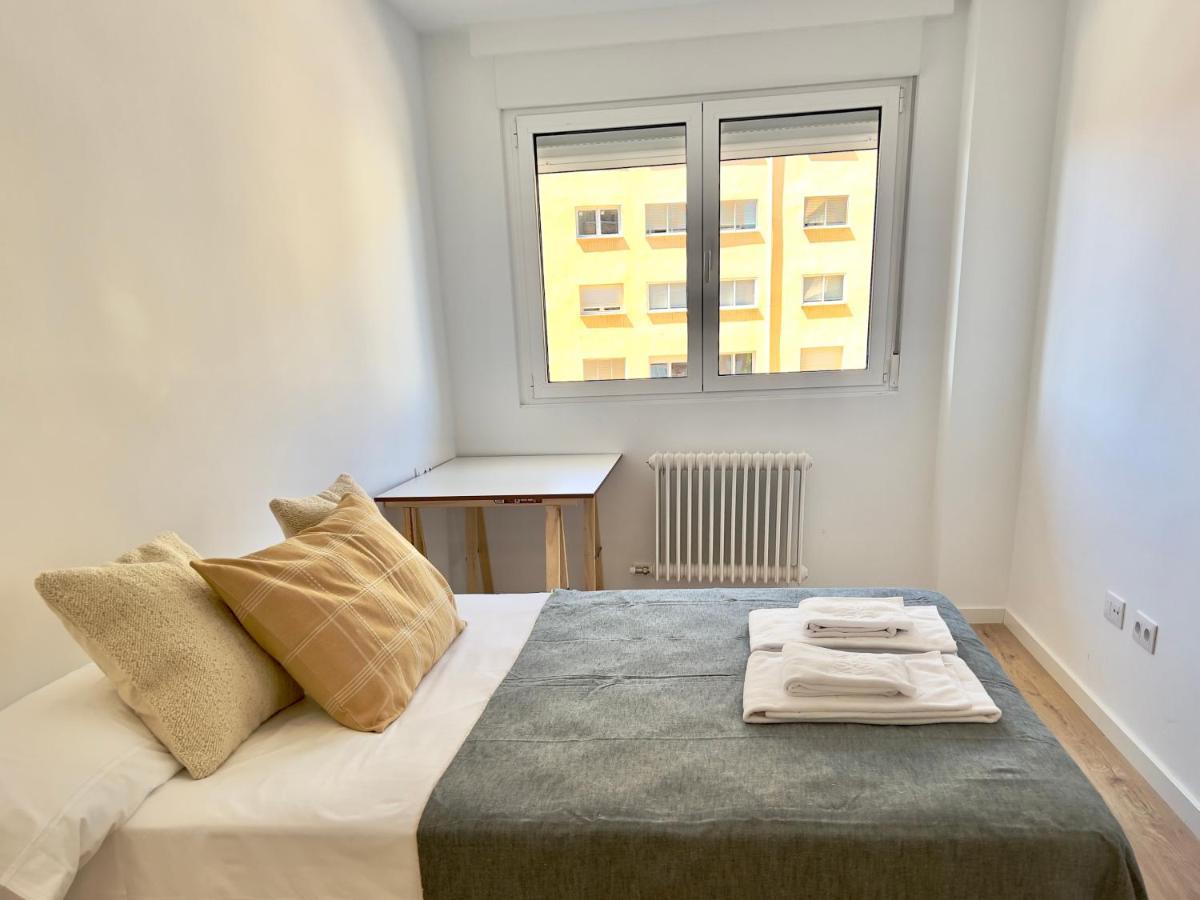Housing Leon Ana Mogas Con Garaje Leilighet Eksteriør bilde