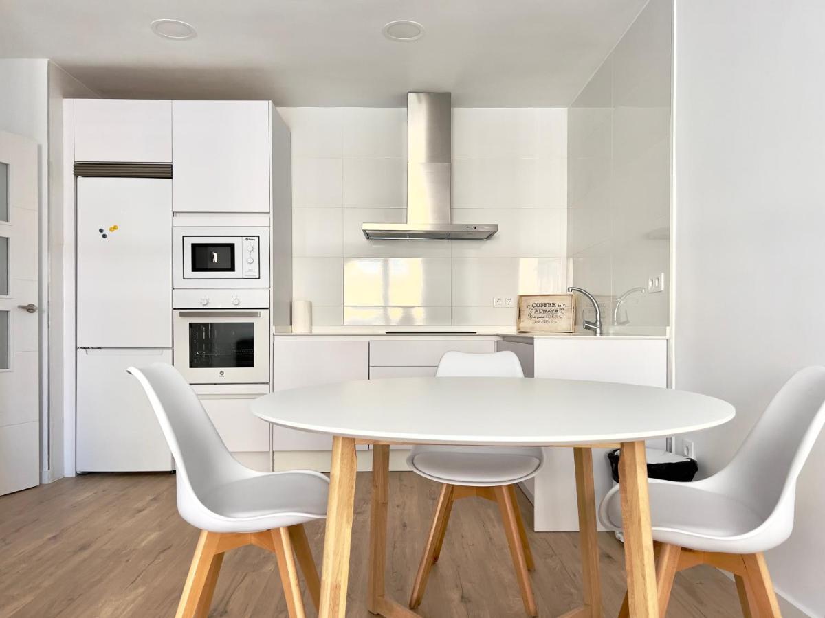 Housing Leon Ana Mogas Con Garaje Leilighet Eksteriør bilde