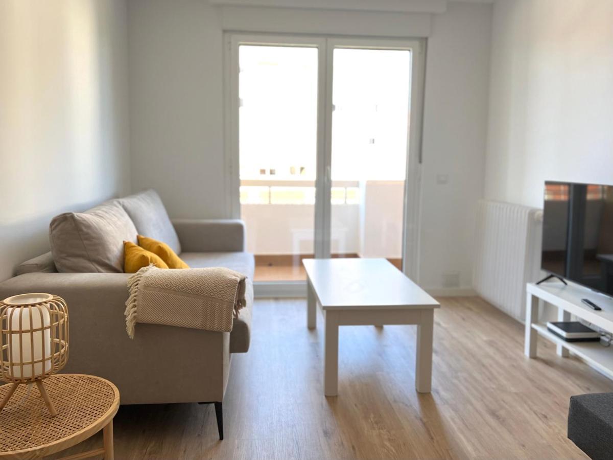 Housing Leon Ana Mogas Con Garaje Leilighet Eksteriør bilde